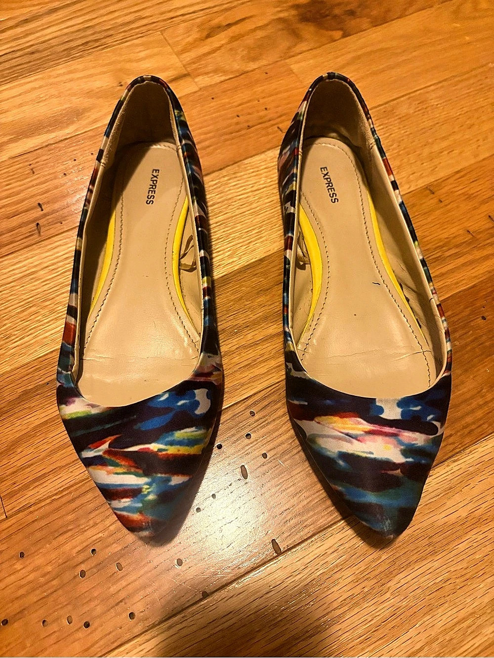 Express Abstract Pointed-Toe Flats in Blue & Multicolor size 9